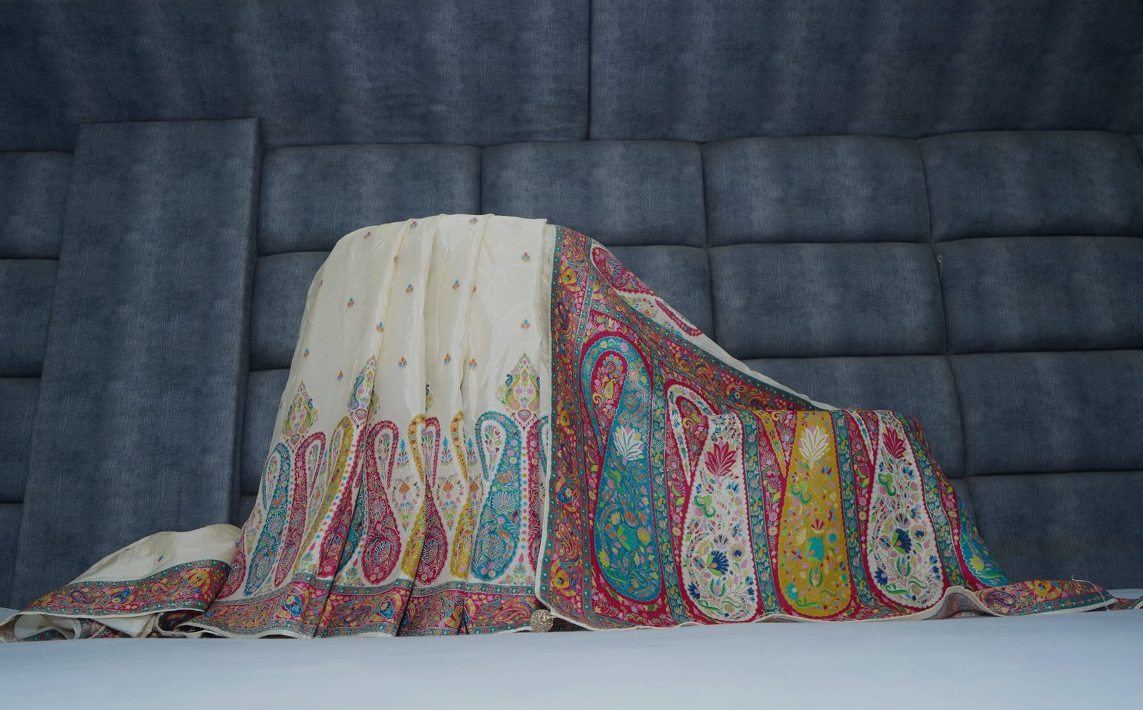 DSC07570 Exclusive Off-White Kashmiri Weaving Silk Saree - Image 1