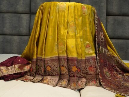 Mehndi Green Kattan Silk Saree With Mirror & Diamond Work