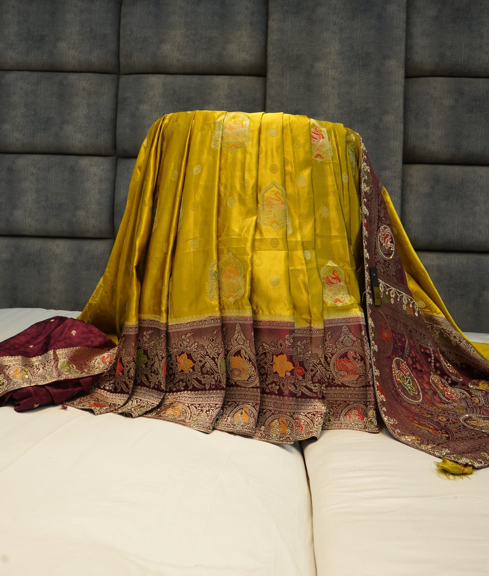 DSC07654 Mehndi Green Kattan Silk Saree With Mirror & Diamond Work - Image 1