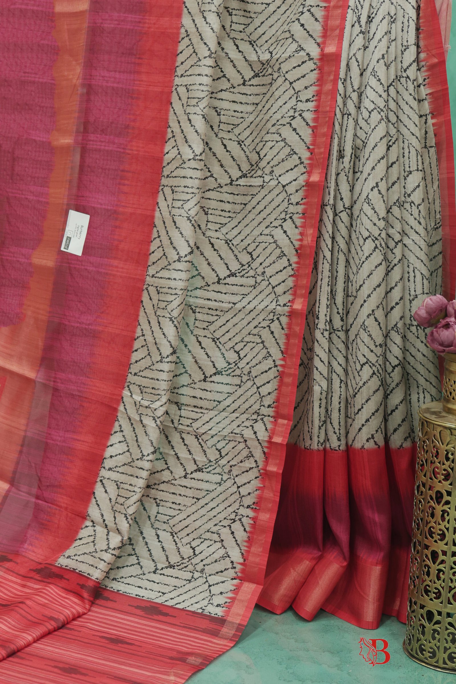 176 Elegant Geometric Print Silk Blend Saree - Image 1