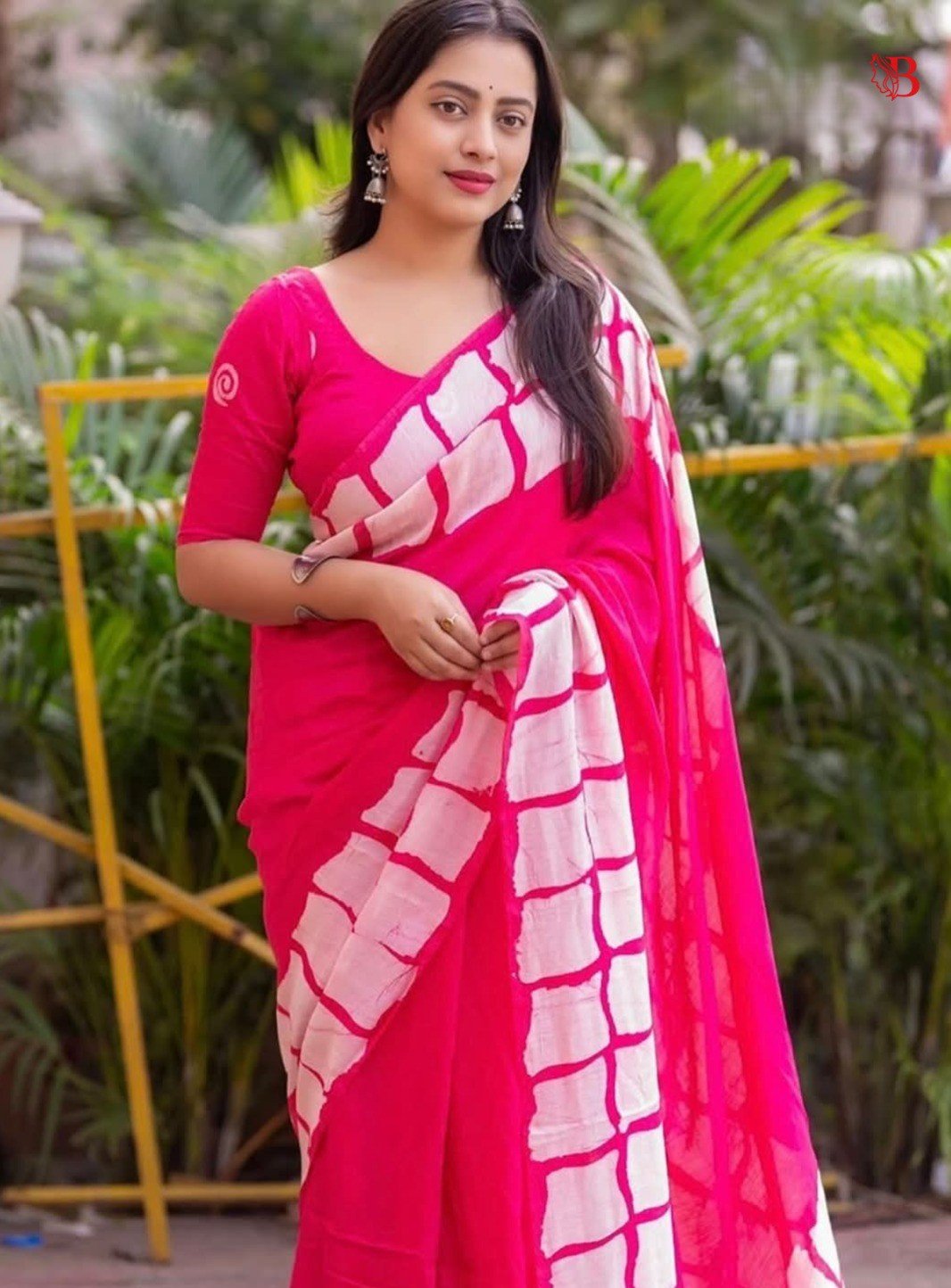 WhatsApp Image 2026-07-03 at 19.01.24 (3) Luxury Textured Linen Saree - Image 1
